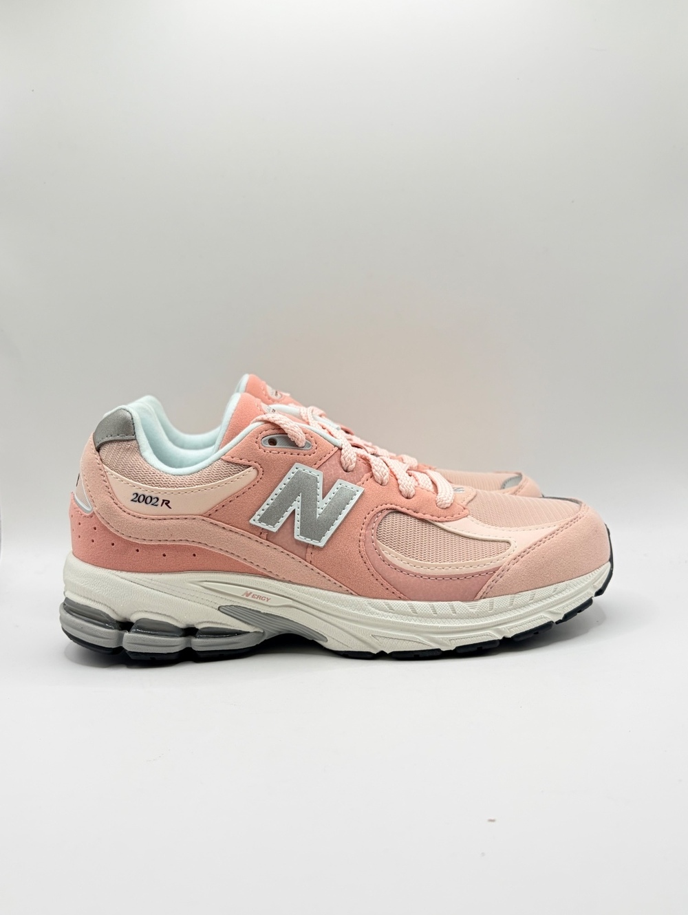 New Balance 2002 Pink Size 6 / 7.5 Womend Medium GC2002SK Sneakers Shoes NO LID